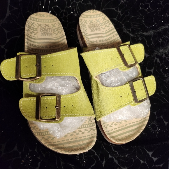 Muk Luk sandals - Picture 1 of 3